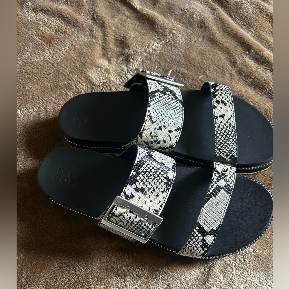 Sorel snake sprint sandals
